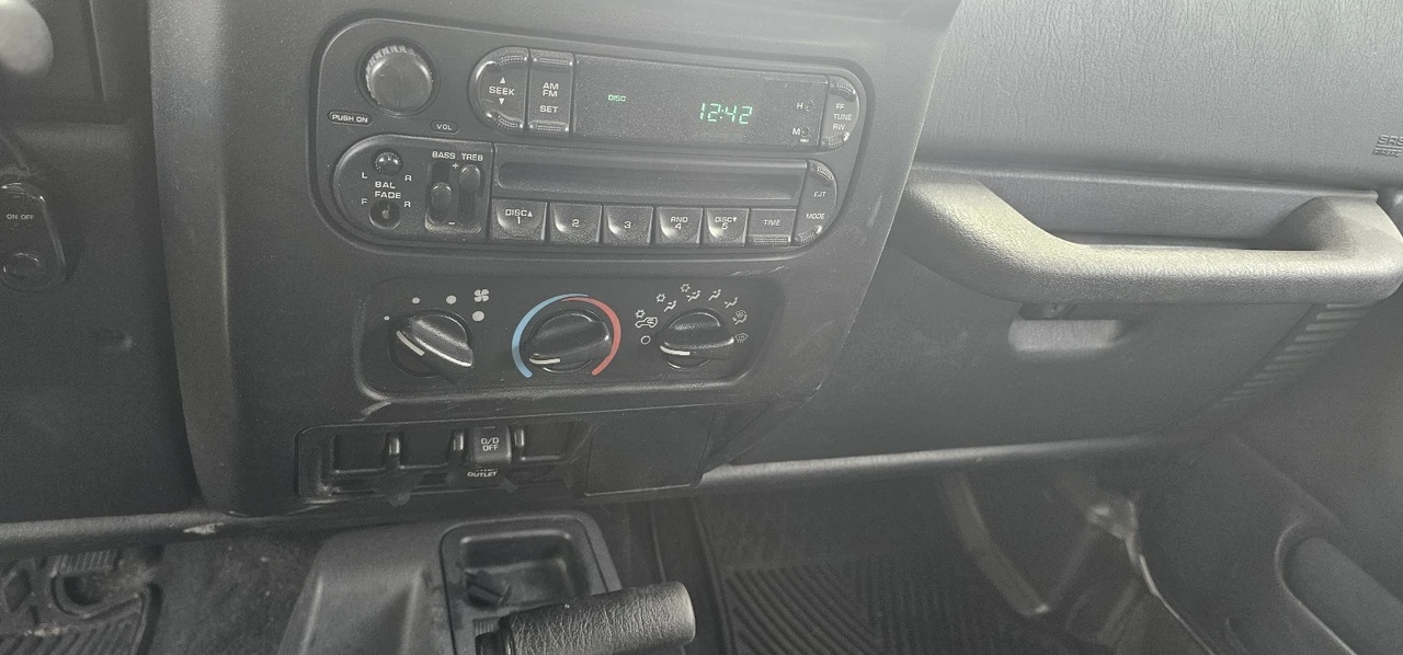 2004 Jeep TJ Wrangler - Image 19 of 21