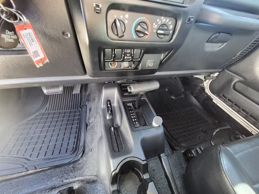 2004 Jeep TJ Wrangler - Image 20 of 23