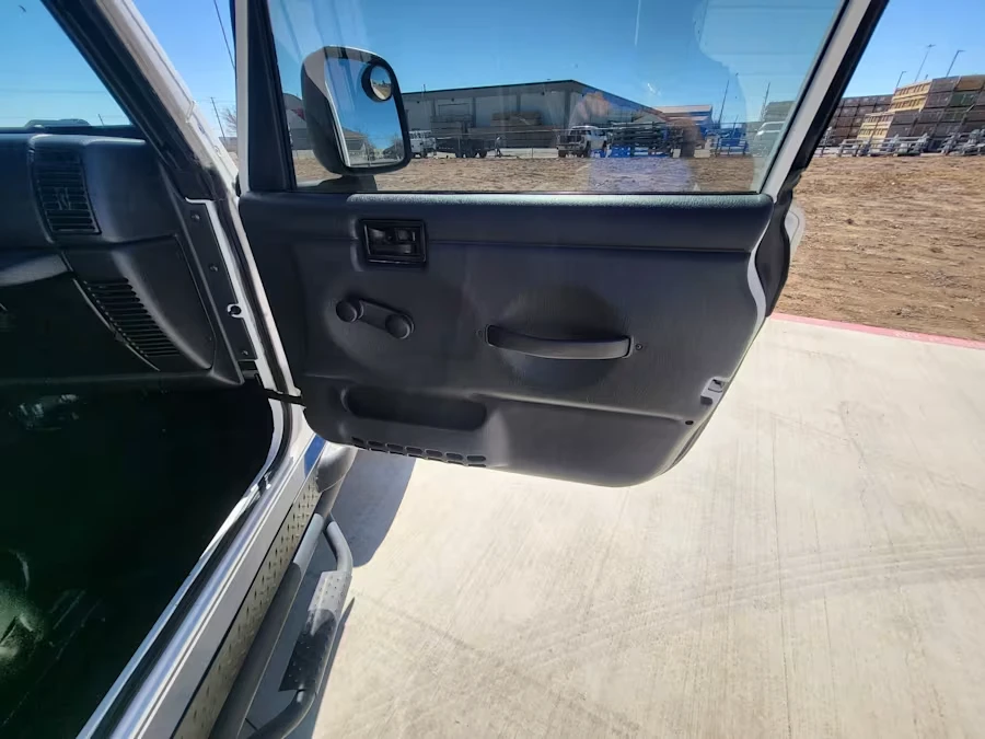 2004 Jeep TJ Wrangler - Image 19 of 23
