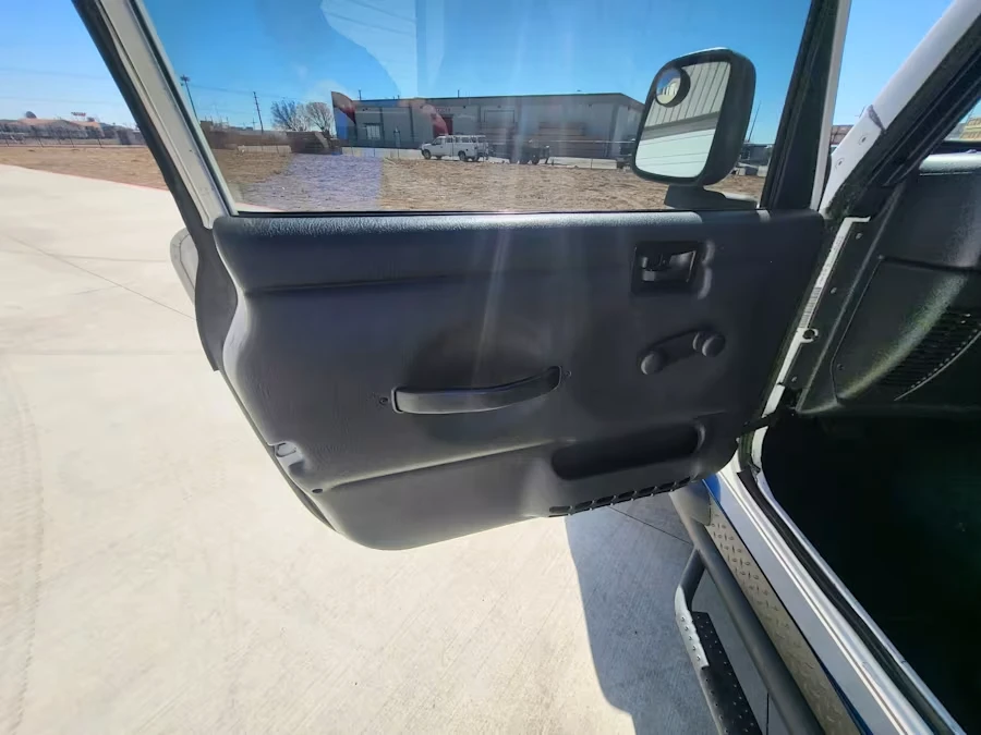 2004 Jeep TJ Wrangler - Image 18 of 23