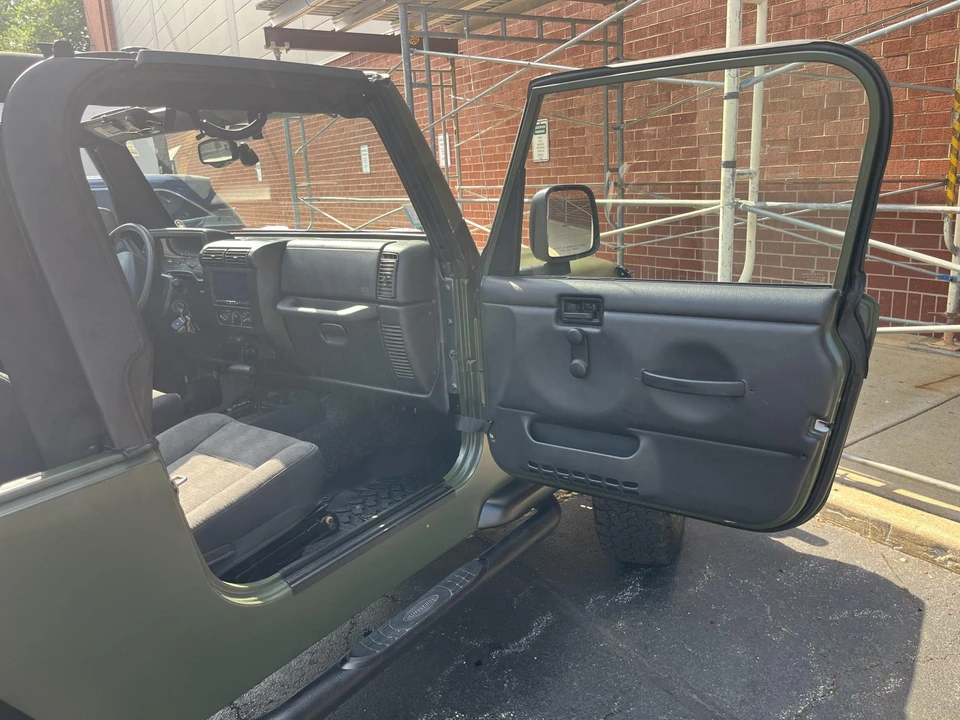 2004 Jeep TJ Wrangler - Image 23 of 31