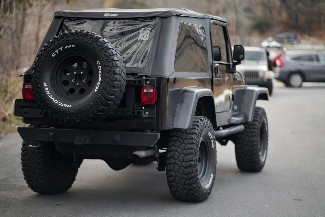 2004 Jeep TJ Wrangler - Image 28 of 31
