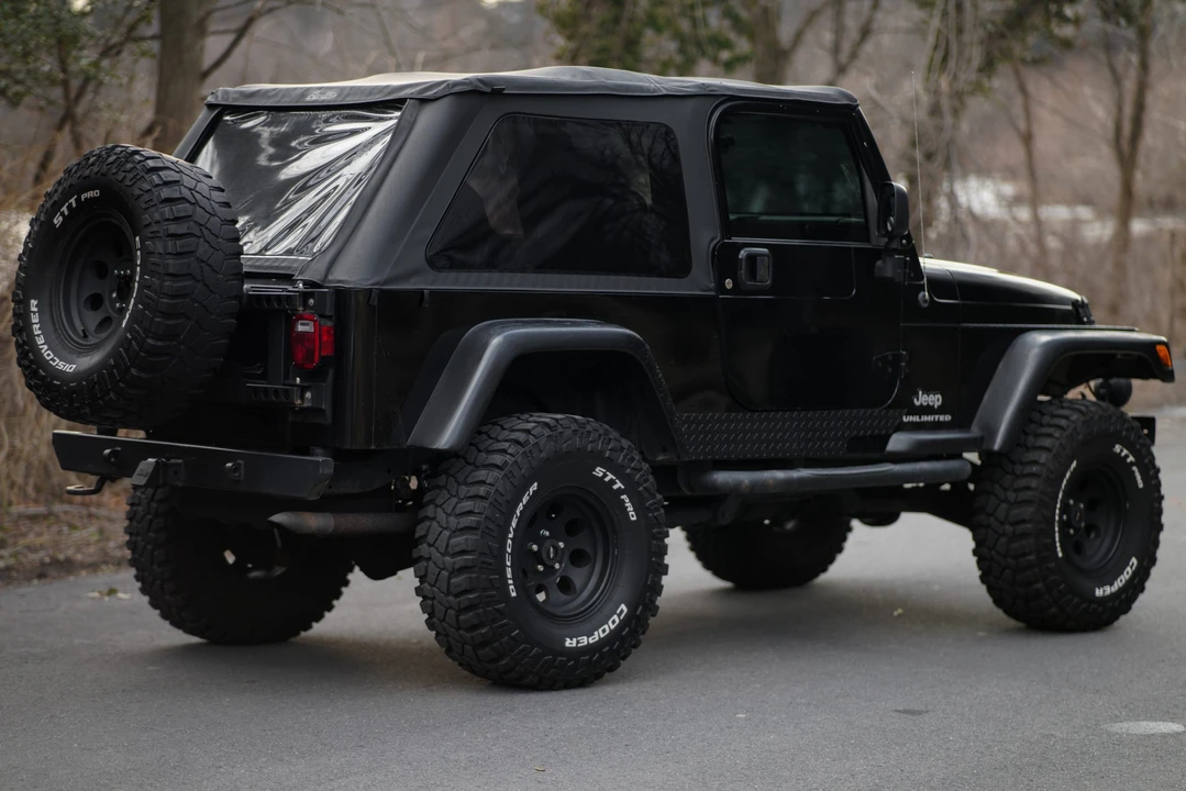 2004 Jeep TJ Wrangler - Image 19 of 31