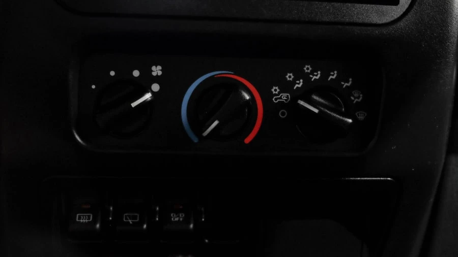 2004 Jeep TJ Wrangler - Image 11 of 30