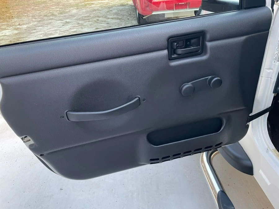 2004 Jeep TJ Wrangler - Image 15 of 31