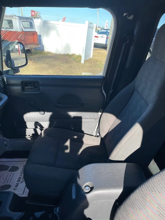 2004 Jeep TJ Wrangler - Image 24 of 31