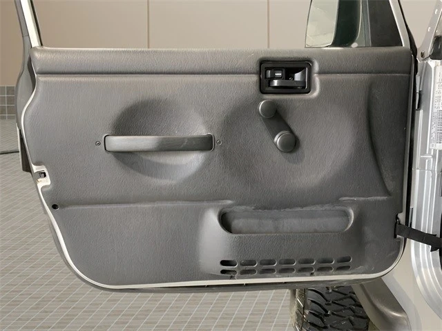 2004 Jeep TJ Wrangler - Image 18 of 21