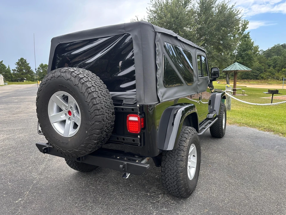 2004 Jeep TJ Wrangler - Image 23 of 31