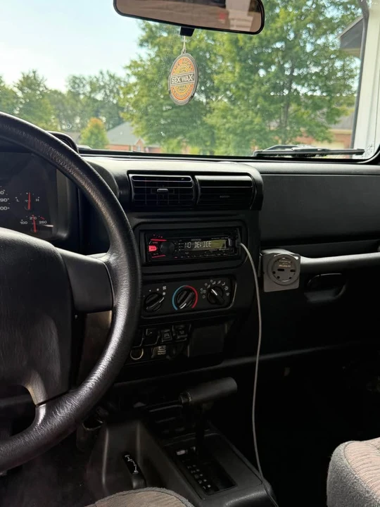 2004 Jeep TJ Wrangler - Image 15 of 20
