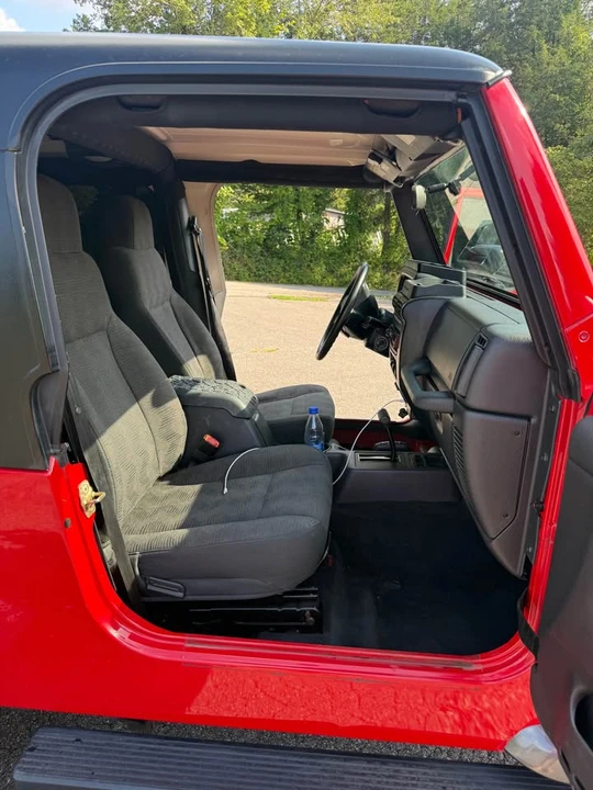 2004 Jeep TJ Wrangler - Image 10 of 13