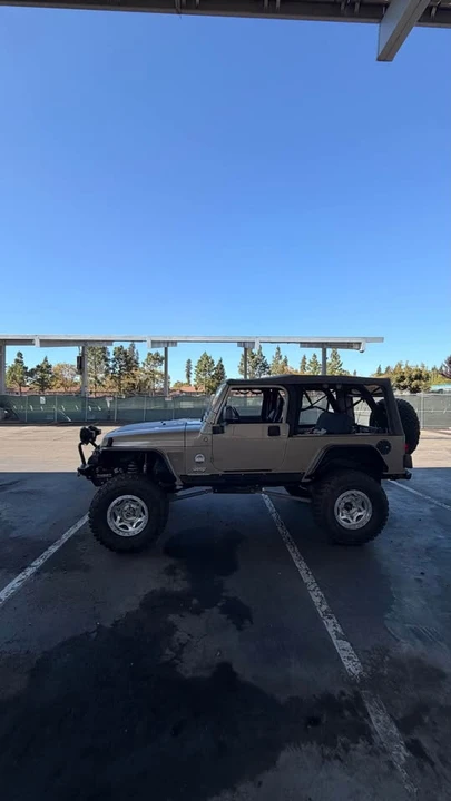 2004 Jeep TJ Wrangler - Image 2 of 19