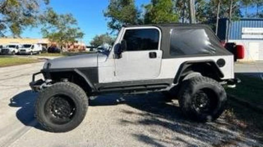 2004 Jeep TJ Wrangler - Image 2 of 12