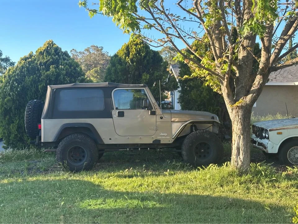 2004 Jeep TJ Wrangler - Image 2 of 2