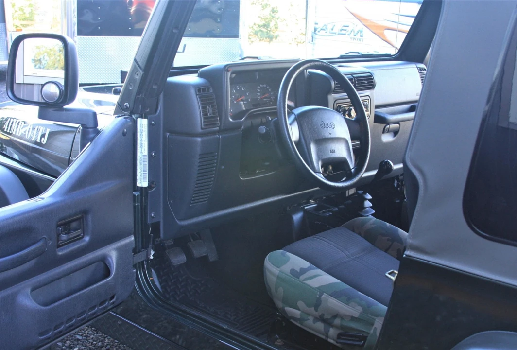2004 Jeep TJ Wrangler - Image 27 of 31