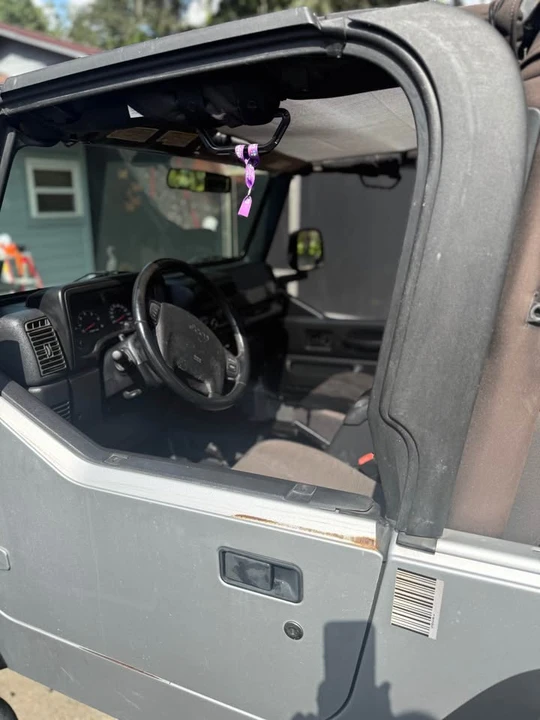 2004 Jeep TJ Wrangler - Image 2 of 8