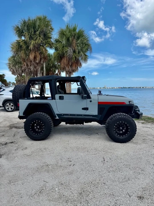 2004 Jeep TJ Wrangler - Image 2 of 17