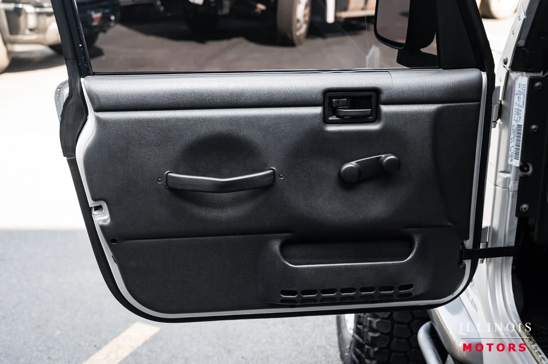 2004 Jeep TJ Wrangler - Image 15 of 21