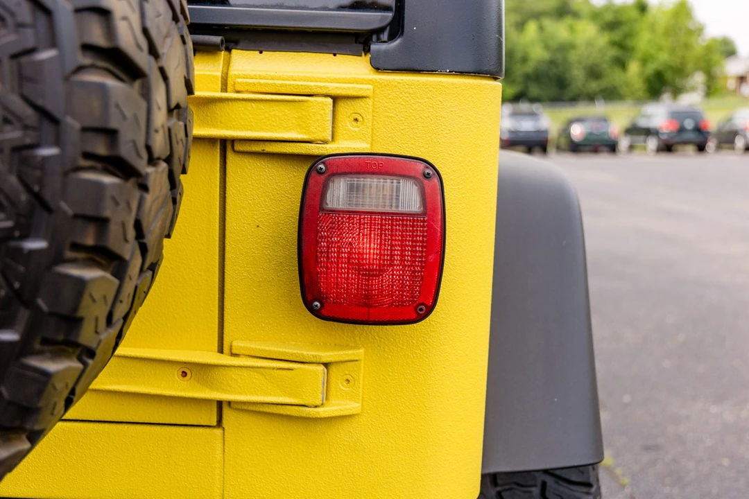 2004 Jeep TJ Wrangler - Image 23 of 31
