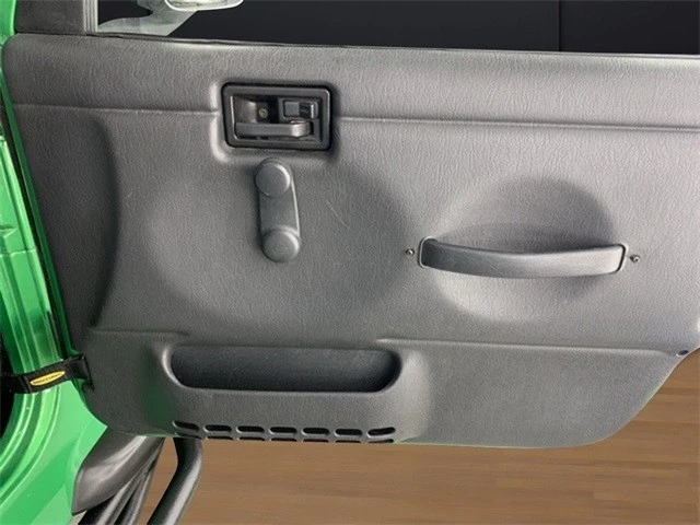 2004 Jeep TJ Wrangler - Image 20 of 21