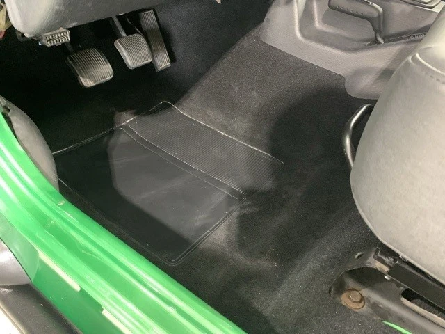2004 Jeep TJ Wrangler - Image 17 of 21