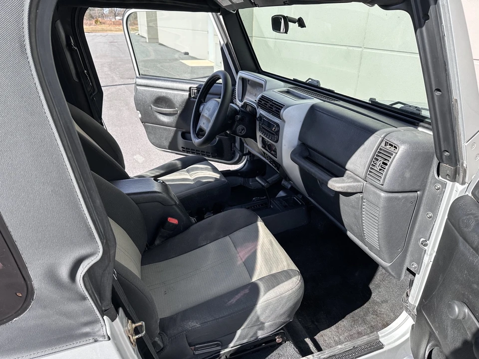 2004 Jeep TJ Wrangler - Image 12 of 17
