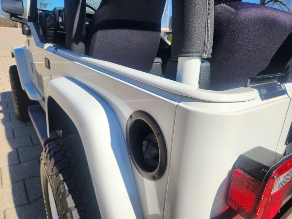 2004 Jeep TJ Wrangler - Image 18 of 31