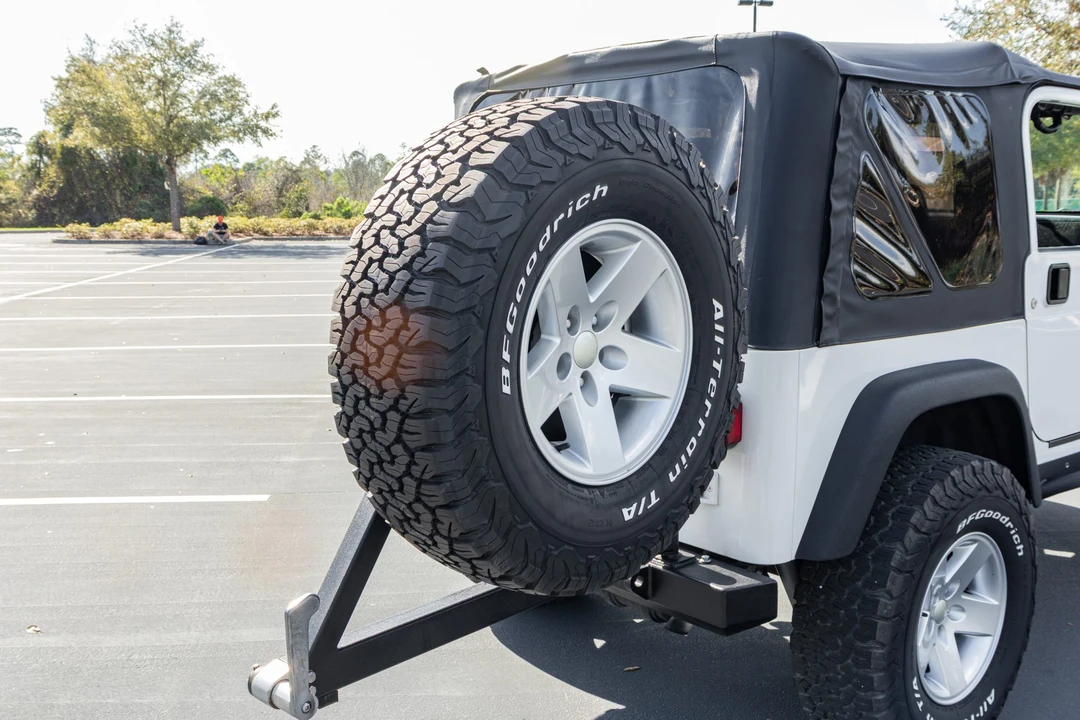 2004 Jeep TJ Wrangler - Image 29 of 31