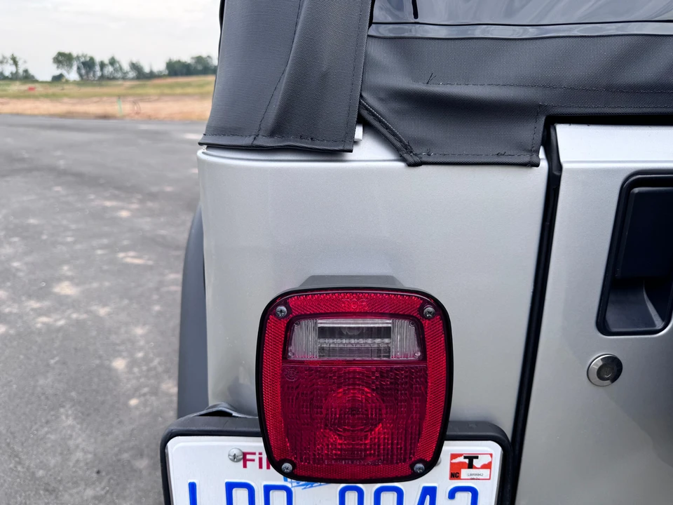 2004 Jeep TJ Wrangler - Image 17 of 31