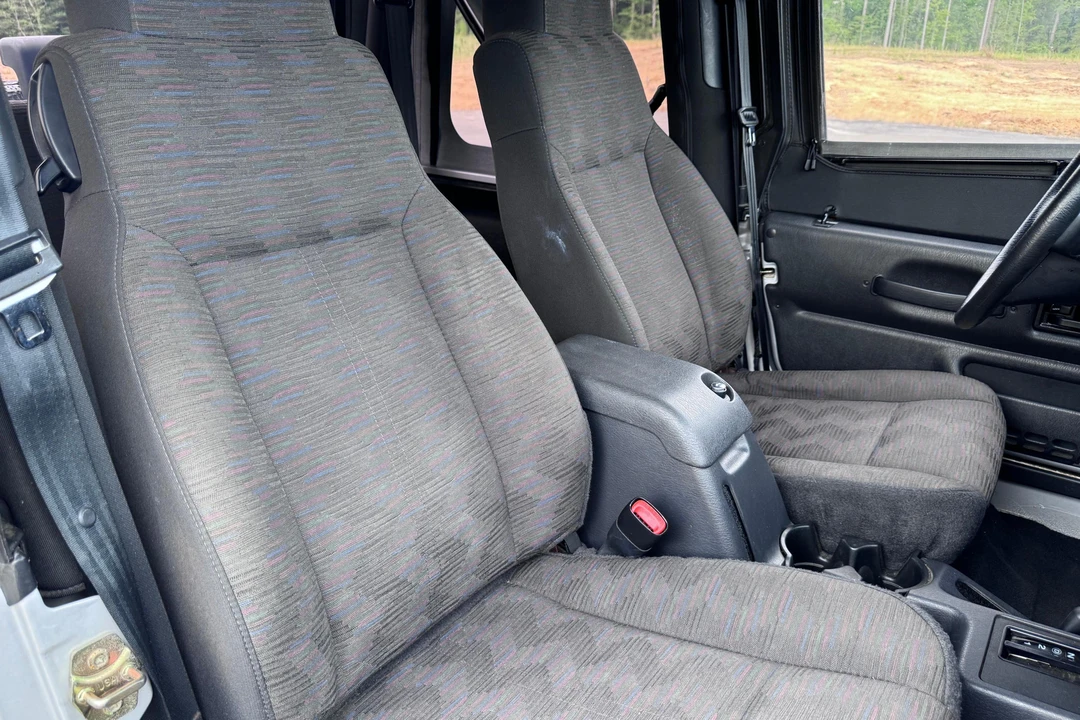 2004 Jeep TJ Wrangler - Image 28 of 31