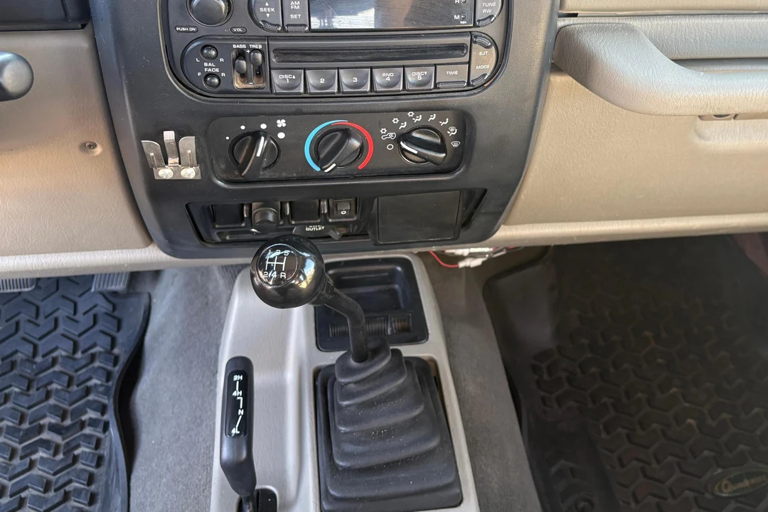 2004 Jeep TJ Wrangler - Image 26 of 31