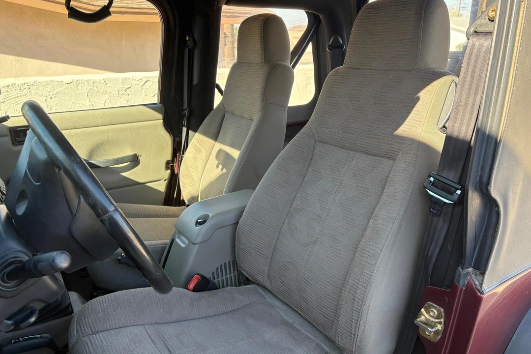 2004 Jeep TJ Wrangler - Image 25 of 31
