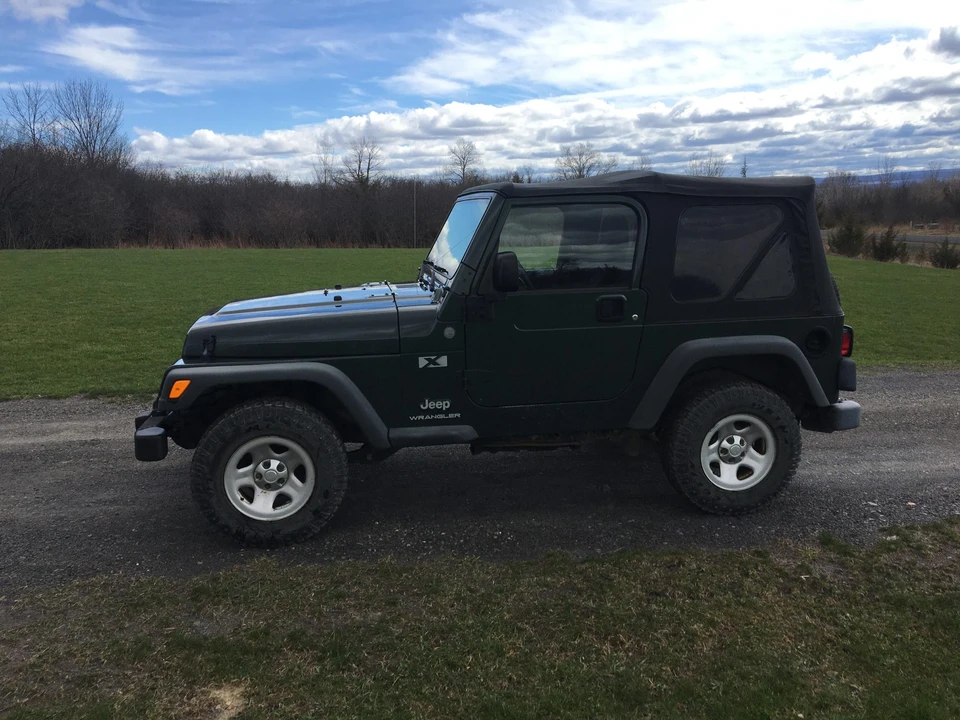 2004 Jeep TJ Wrangler - Image 15 of 31