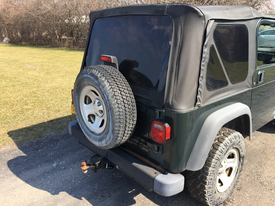 2004 Jeep TJ Wrangler - Image 21 of 31