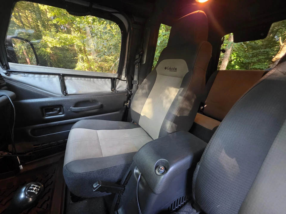 2004 Jeep TJ Wrangler - Image 25 of 31