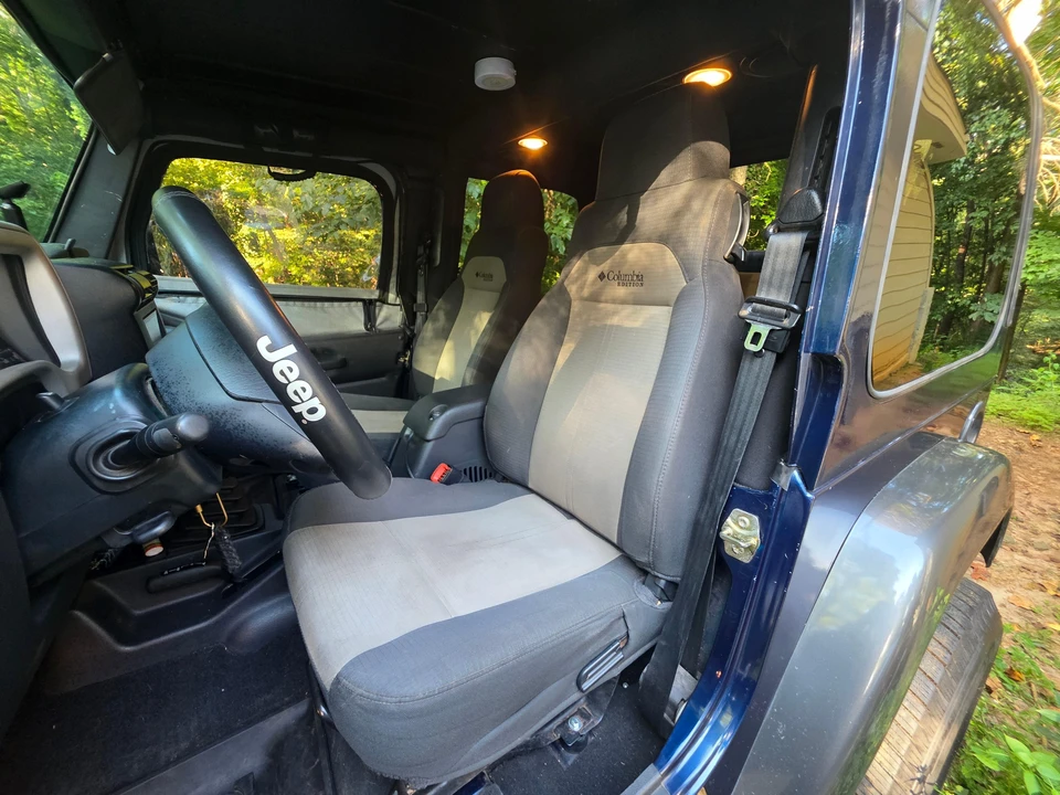2004 Jeep TJ Wrangler - Image 24 of 31