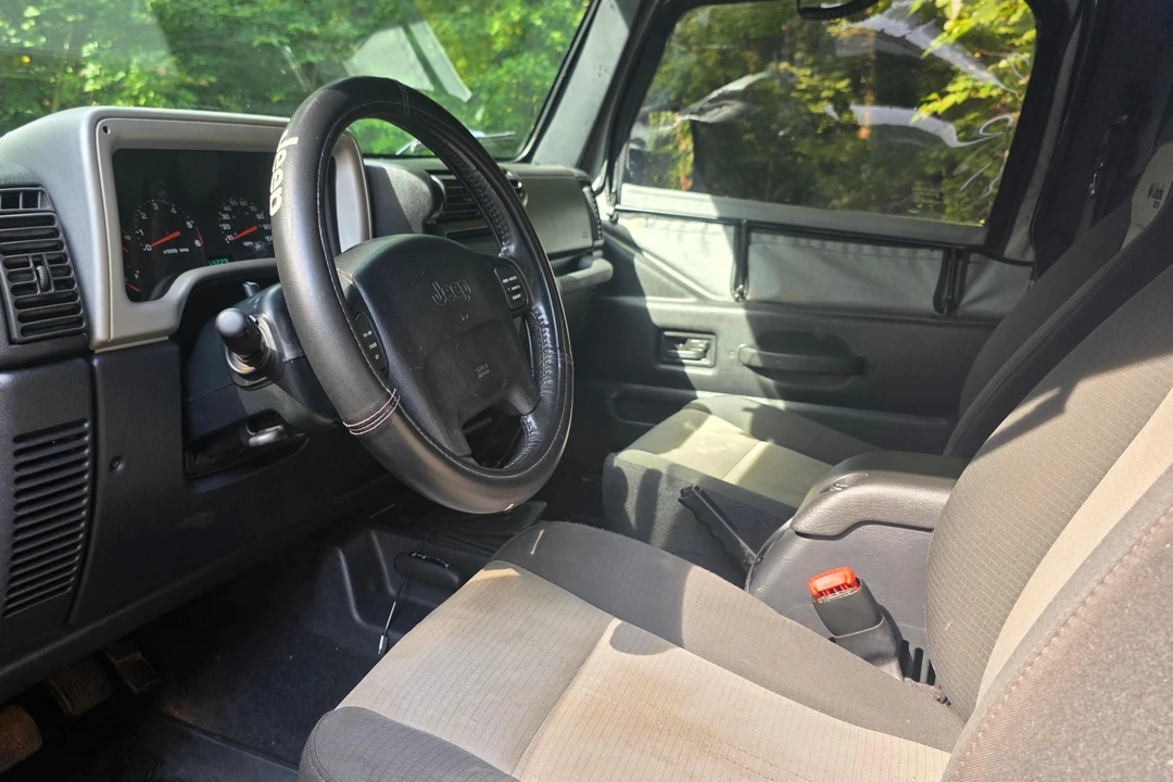 2004 Jeep TJ Wrangler - Image 19 of 31