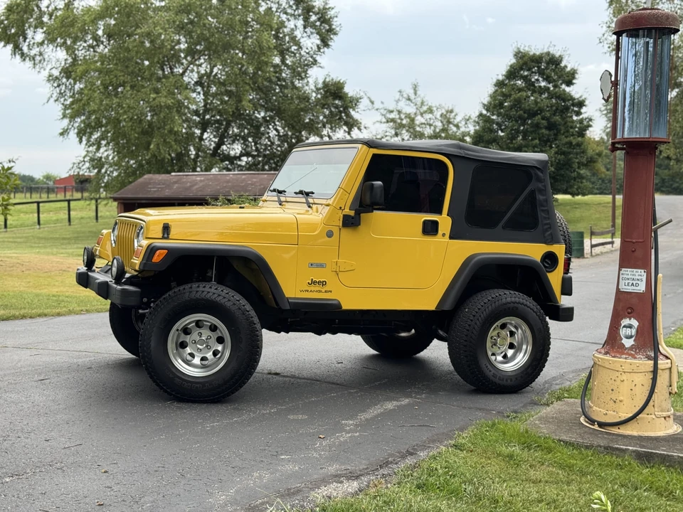 2004 Jeep TJ Wrangler - Image 2 of 31