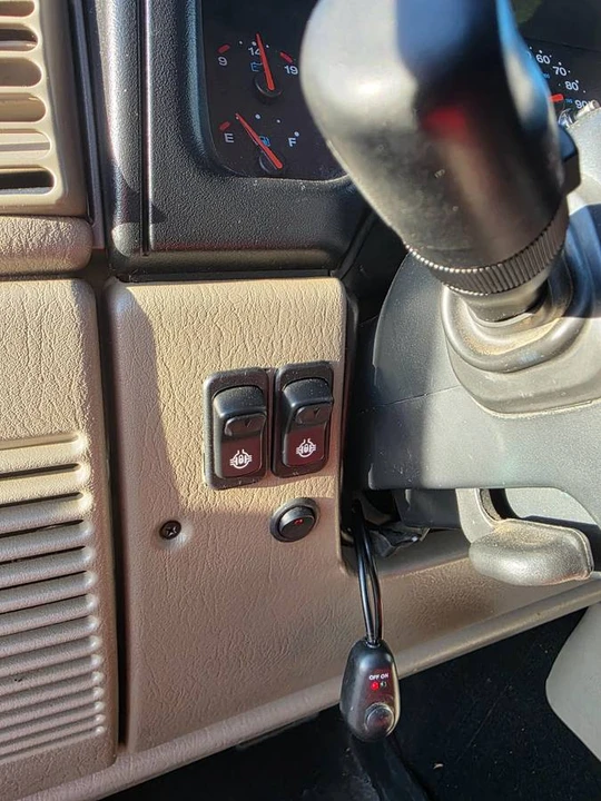 2004 Jeep TJ Wrangler - Image 17 of 22