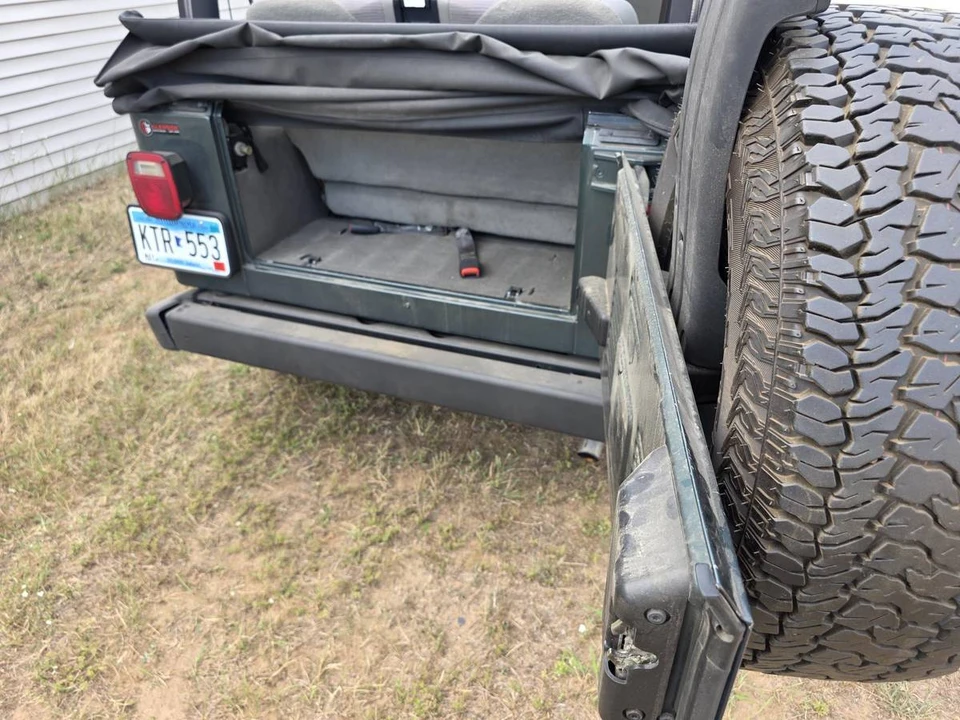 2004 Jeep TJ Wrangler - Image 5 of 7