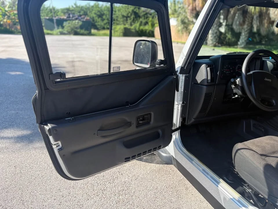 2004 Jeep TJ Wrangler - Image 10 of 13