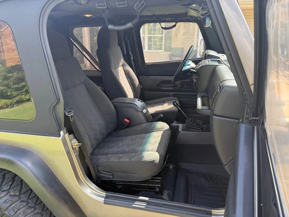 2004 Jeep TJ Wrangler - Image 10 of 15