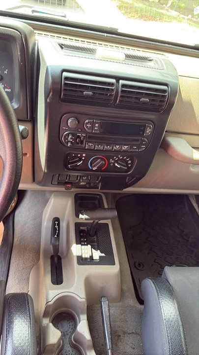 2004 Jeep TJ Wrangler - Image 11 of 12