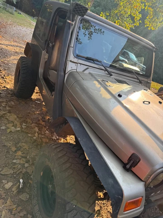 2004 Jeep TJ Wrangler - Image 2 of 2