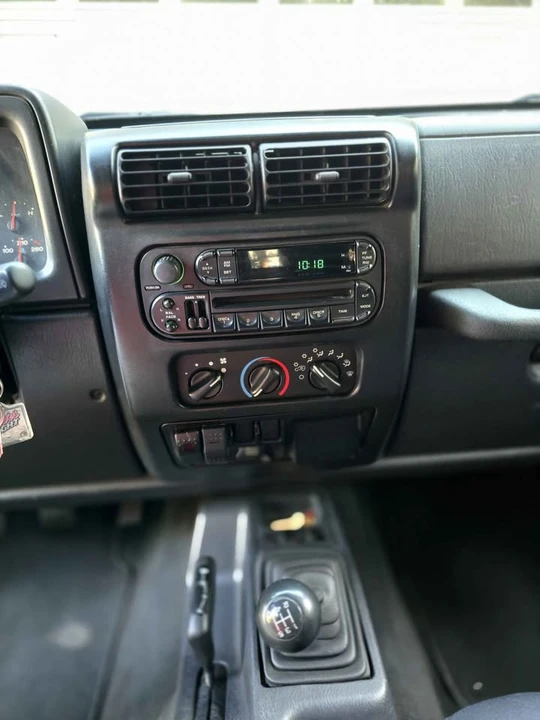 2004 Jeep TJ Wrangler - Image 11 of 15