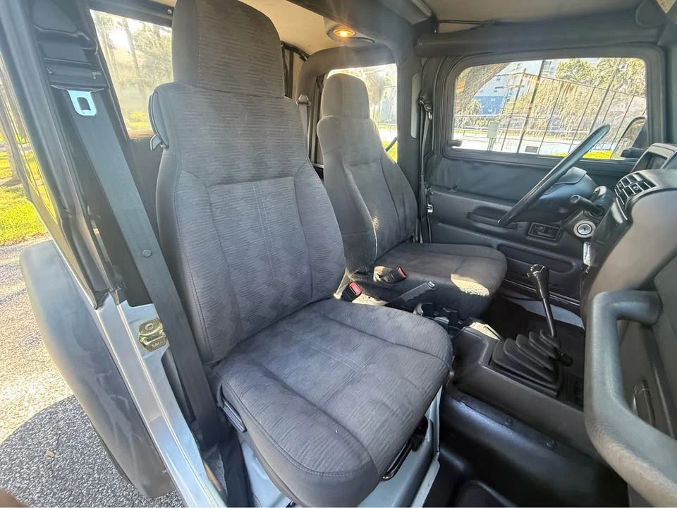 2004 Jeep TJ Wrangler - Image 17 of 19