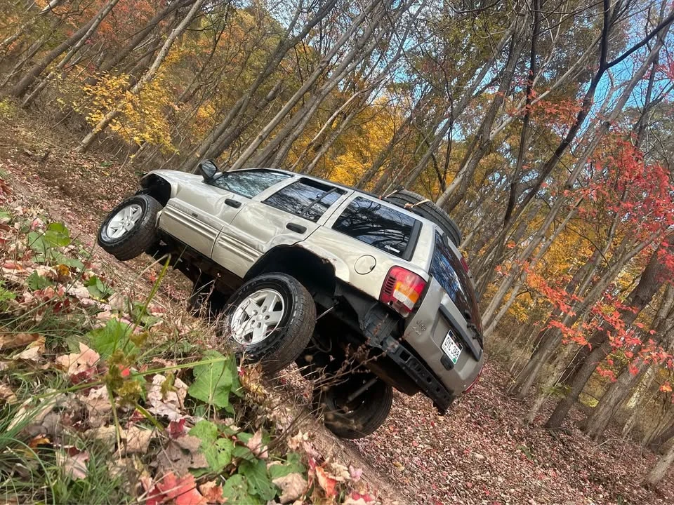 2004 Jeep WJ Grand Cherokee - Image 2 of 2