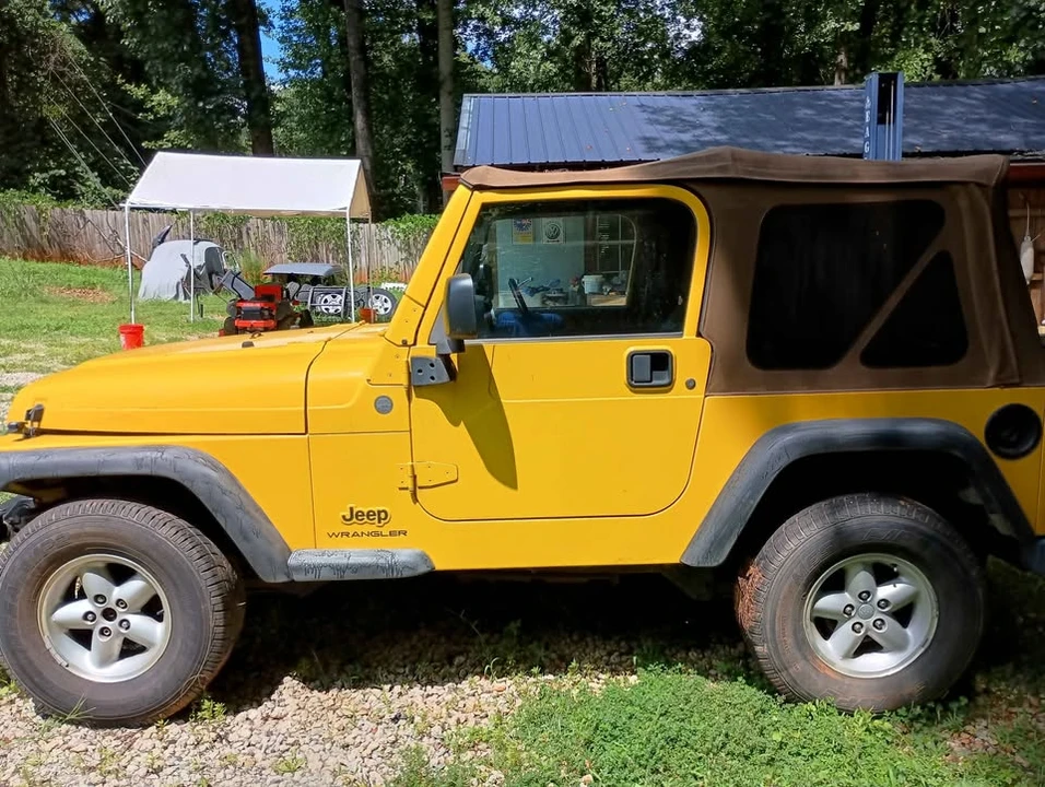 2004 Jeep TJ Wrangler - Image 2 of 15