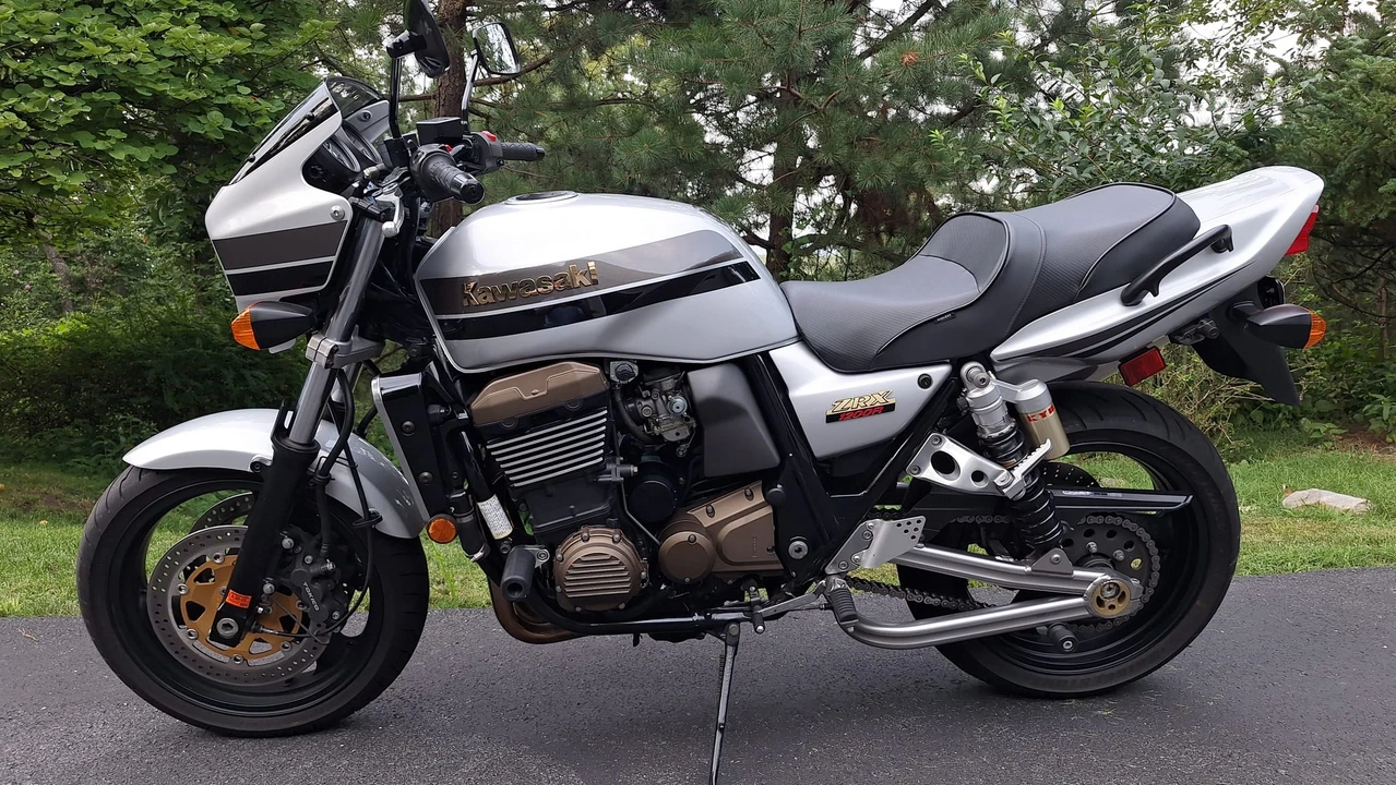 2004 Kawasaki ZRX1200 - Image 8 of 31