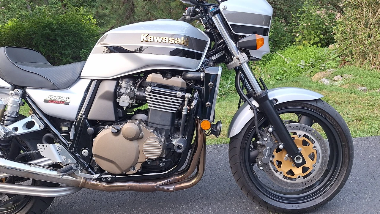 2004 Kawasaki ZRX1200 - Image 19 of 31