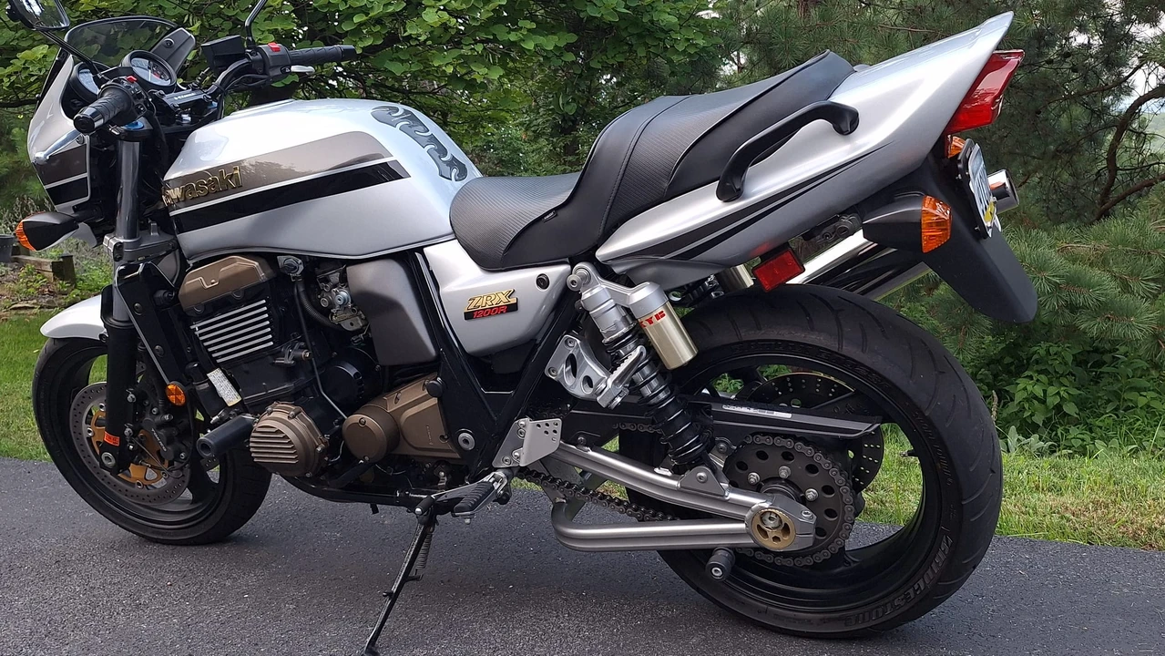 2004 Kawasaki ZRX1200 - Image 12 of 31